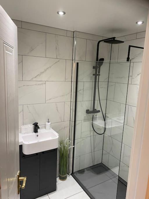 Perfectly Situated Luxury 2 Bedroom Apartment Glasgow Esterno foto
